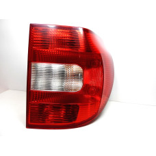 Světlo pravé zadní včetně nosiče žárovek Škoda Yeti 5L 5L0945096 5L0945112